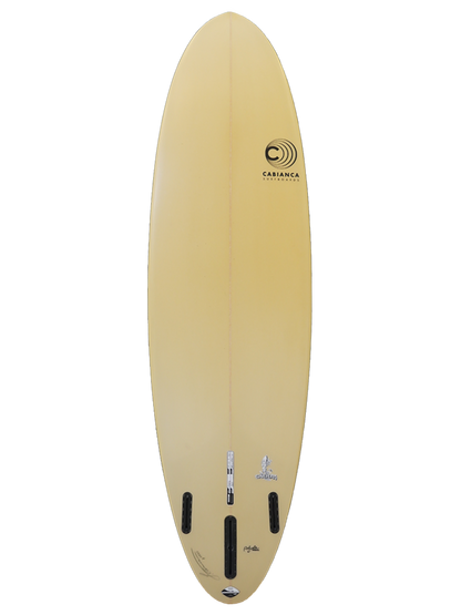 Mid-lenght Surfboard shaped with Polyola Eco-Foam by Cabianca, Model: Sherpa, back view, Singel Fin plus side bites setup 